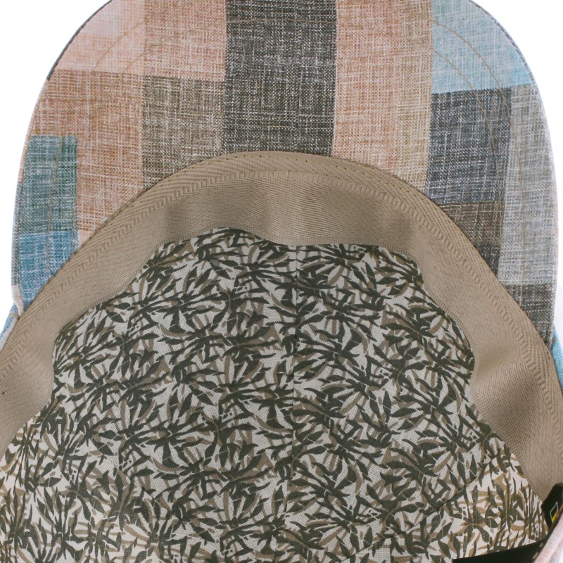 Casquette baseball en patchwork de tissu. Fermeture avec clip en laito Casquette baseball en patchwork de tissu. Fermeture avec clip en laito