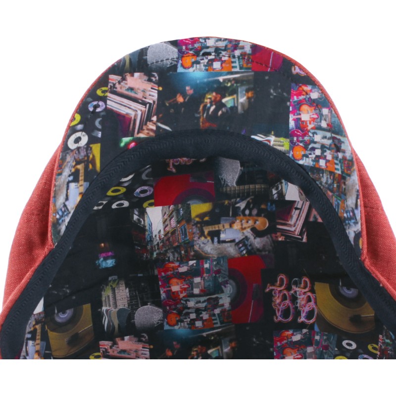 Casquette plate unie avec tissu à motif sous la visière