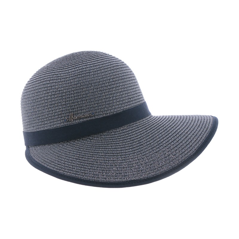 casquette en paille large bord