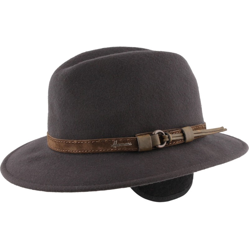 Chapeau feutre uni avec cache-oreilles et ceinture