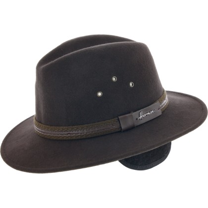 Wool felt hat with ear protection