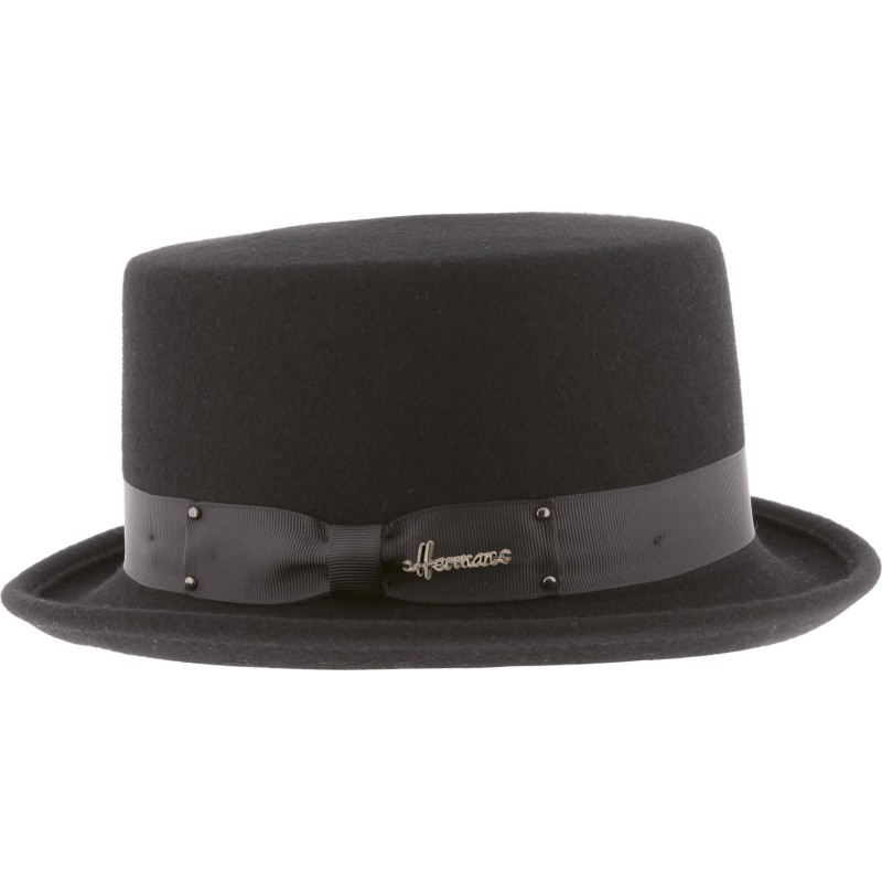 Chapeau haut de forme noir avec ruban Chapeau haut de forme noir avec ruban