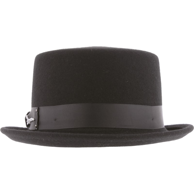Chapeau haut de forme noir avec ruban Chapeau haut de forme noir avec ruban