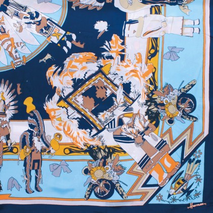 Foulard motif indien bleu 100% polyester effet soie