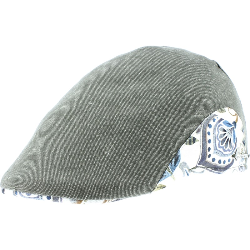 Casquette plate unie avec tissu à motifs sur les cotés Casquette plate unie avec tissu à motifs sur les cotés