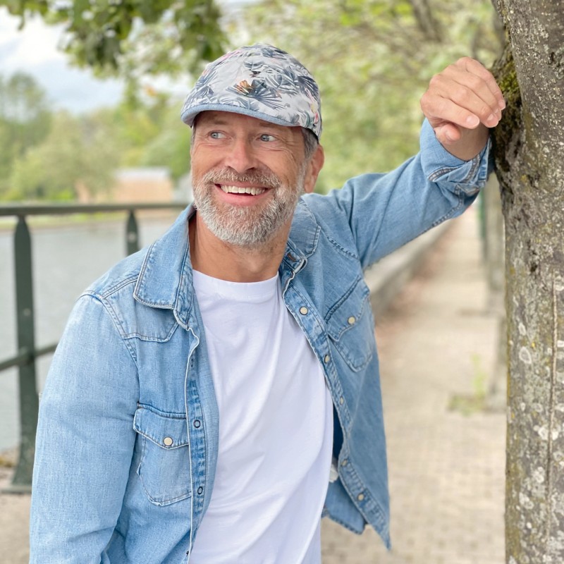 Tropical pattern flat cap